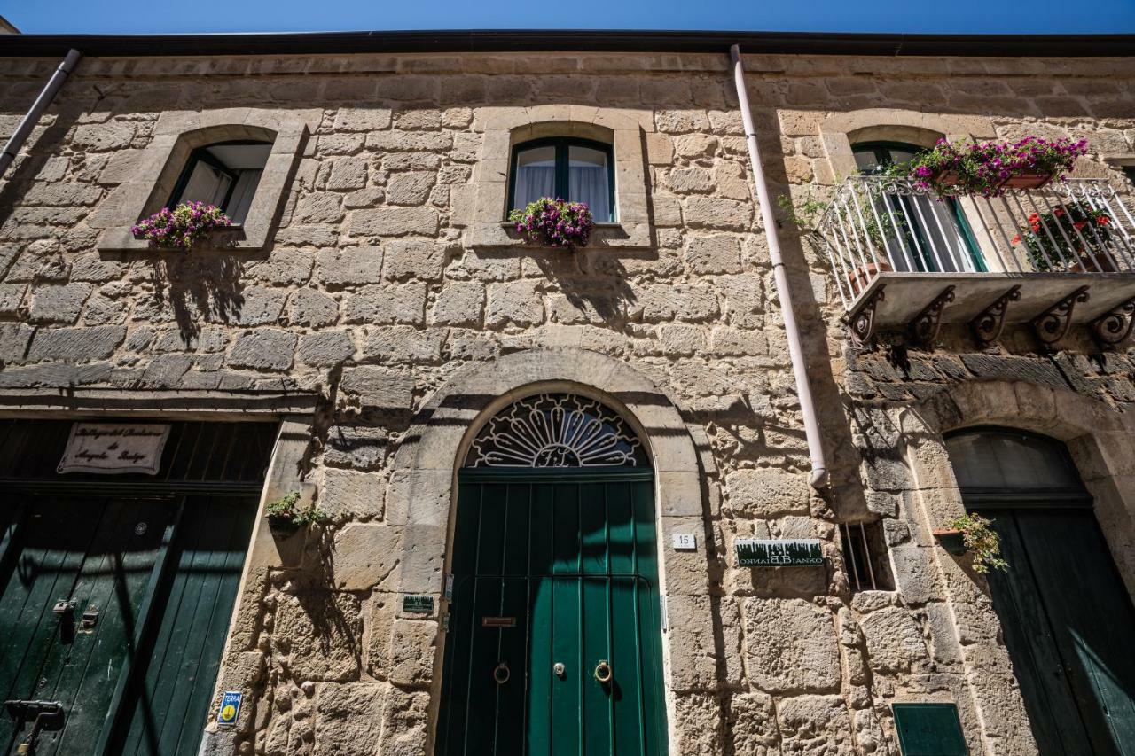 Bianko Ecochic & L'Angolo Di Levante Энна Экстерьер фото